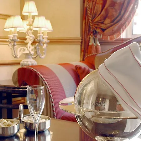 Hotel & Saint-jacques Parigi