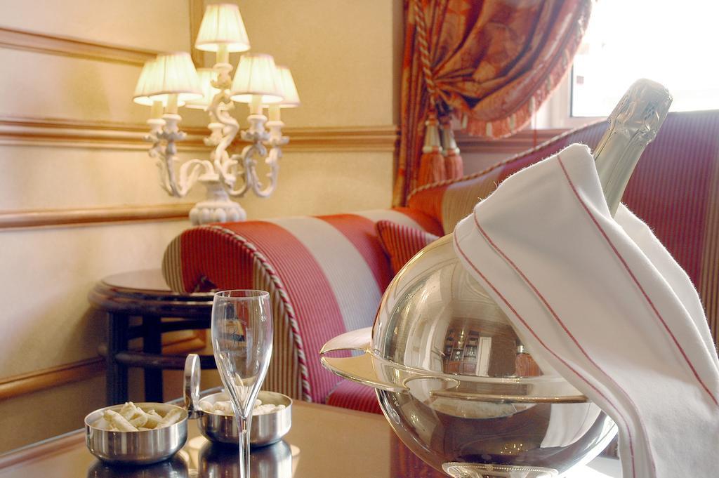 Hotel & Saint-jacques Paris